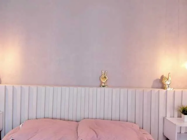 Live sex webcam photo for Aida-Moreno #290786388