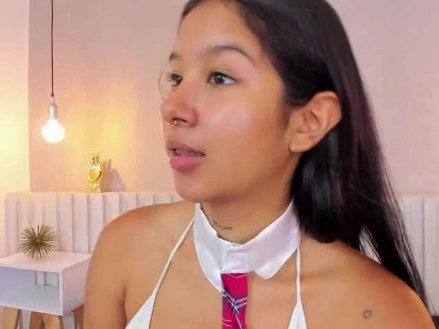 Live sex webcam photo for Aida-Moreno #290895715