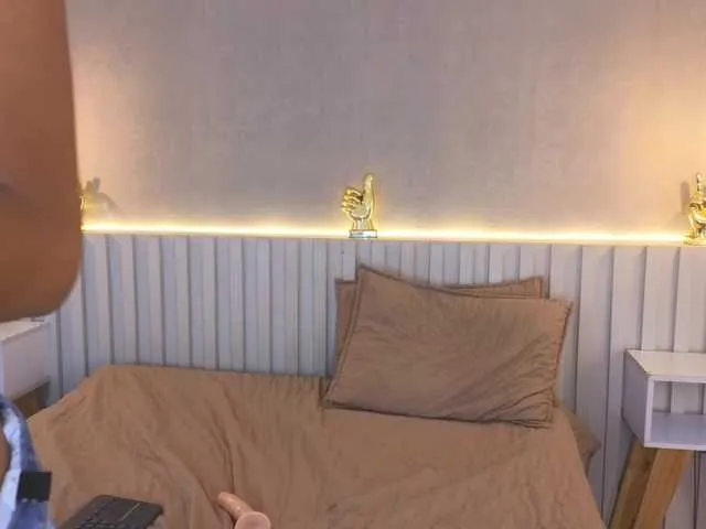Live sex webcam photo for Aida-Moreno #291424678