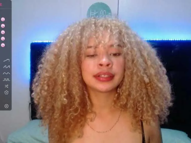 Live sex webcam photo for AidaWell #277144060