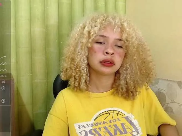 Live sex webcam photo for AidaWell #277289046