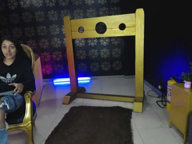 Live sex webcam photo for Aiikoa-N-Clea #277688839