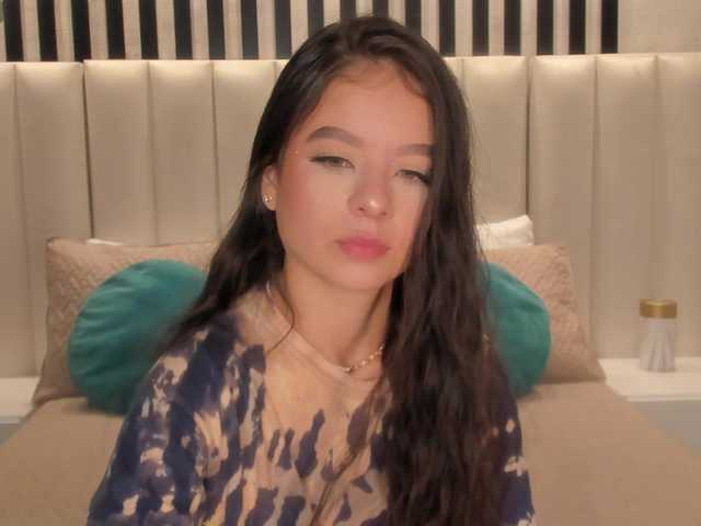 Live sex webcam photo for AileenVega #277824021