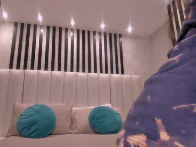 Live sex webcam photo for AileenVega #277825736