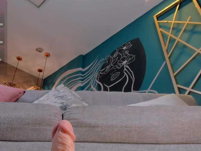 Live sex webcam photo for AileenVega #278066512