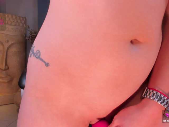 Live sex webcam photo for AileenVega #278137412