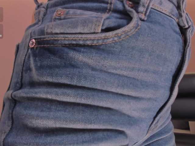 Live sex webcam photo for AileenVega #290330045