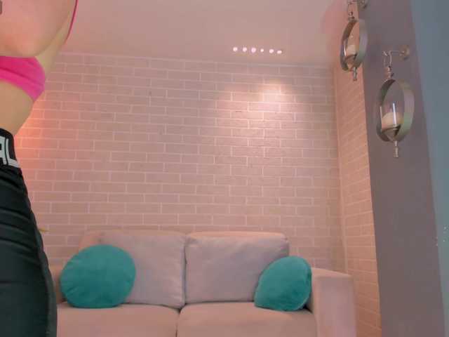 Live sex webcam photo for AileenVega #290807734