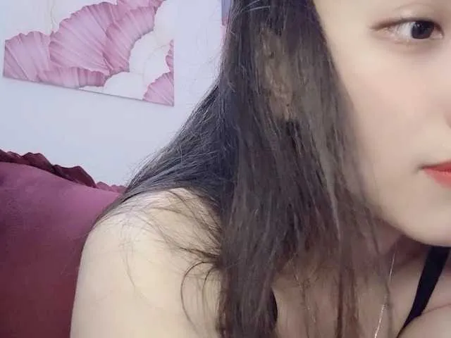 Live sex webcam photo for Aimee120 #291355295