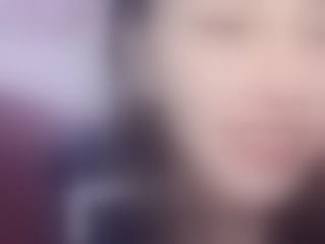Live sex webcam photo for Aimee120 #292351199