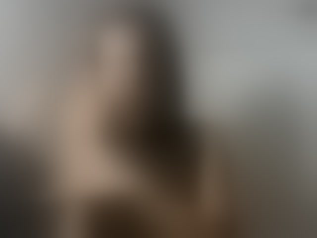 Live sex webcam photo for Aina9 #294125558