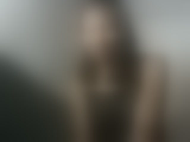 Live sex webcam photo for Aina9 #294140156