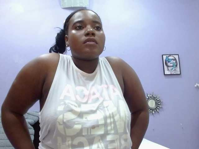 Live sex webcam photo for AinhoaFoster #277384519