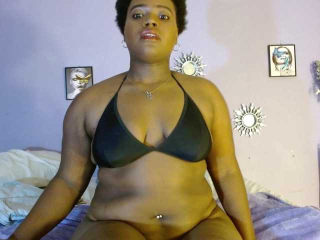 Live sex webcam photo for AinhoaFoster #277492339