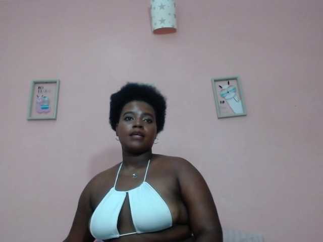 Live sex webcam photo for AinhoaFoster #277543249