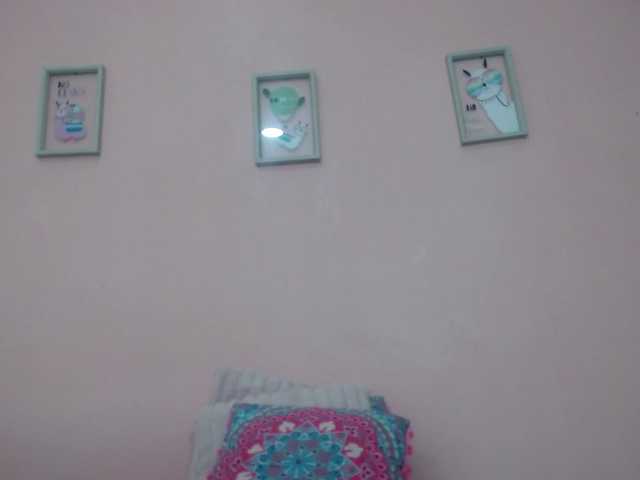 Live sex webcam photo for AinhoaFoster #277570637