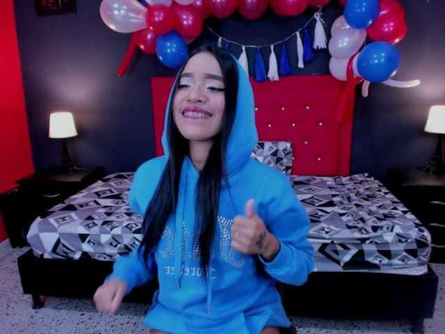 Live sex webcam photo for Ainhoasmith0 #273955135