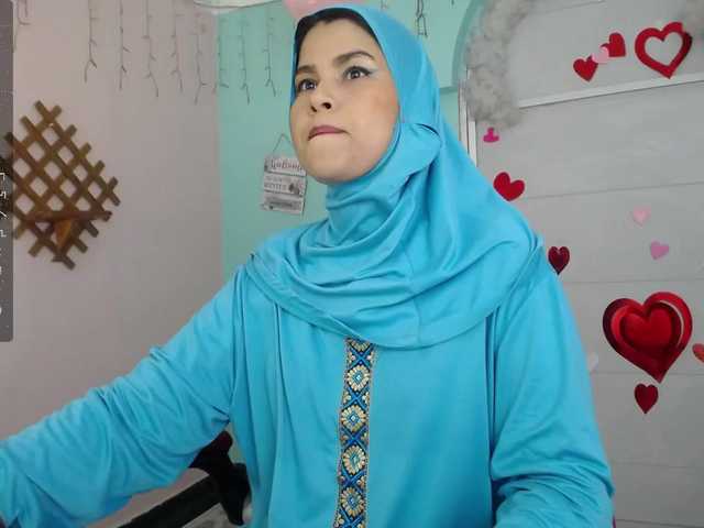 Live sex webcam photo for AishaAmin #276766507