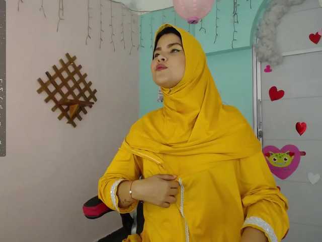 Live sex webcam photo for AishaAmin #276774423