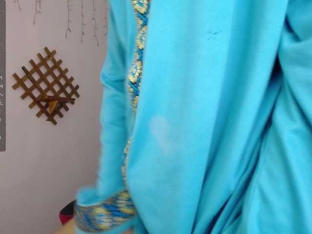 Live sex webcam photo for AishaAmin #276831531