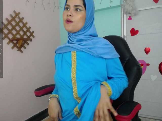 Live sex webcam photo for AishaAmin #276872347