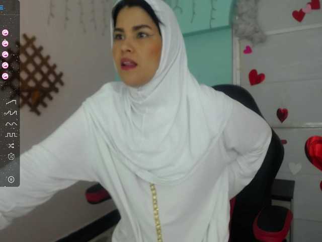 Live sex webcam photo for AishaAmin #276906166