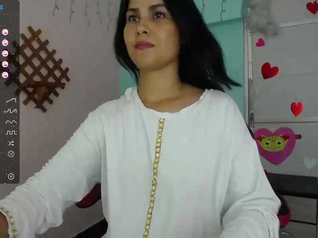 Live sex webcam photo for AishaAmin #276949513