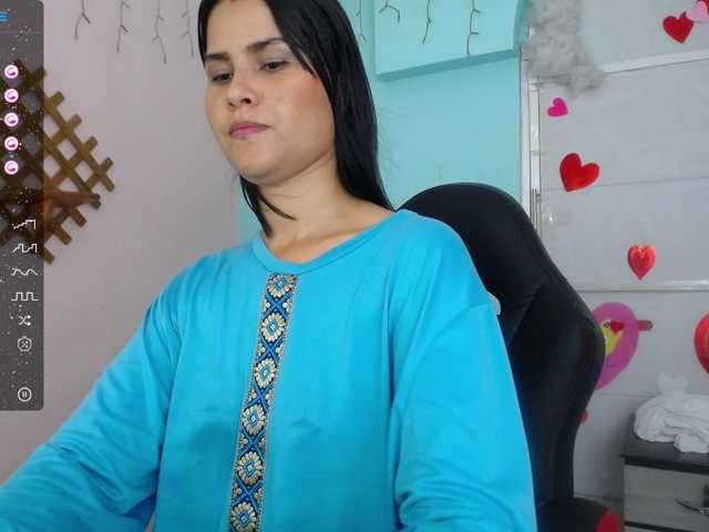 Live sex webcam photo for AishaAmin #276977531