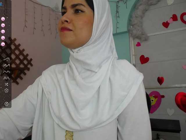 Live sex webcam photo for AishaAmin #277016781