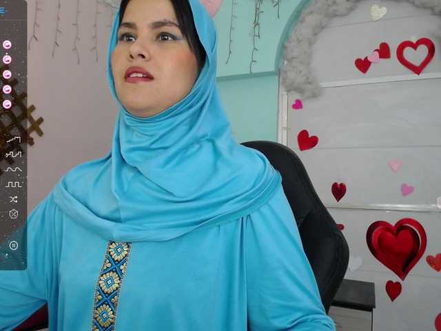 Live sex webcam photo for AishaAmin #277046430