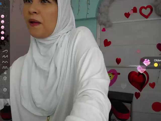 Live sex webcam photo for AishaAmin #277064461