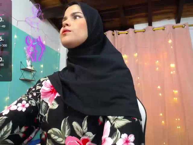 Live sex webcam photo for AishaAmin #277138440