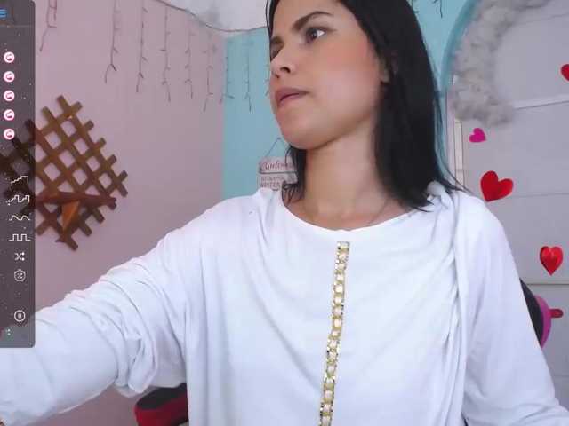 Live sex webcam photo for AishaAmin #277159876