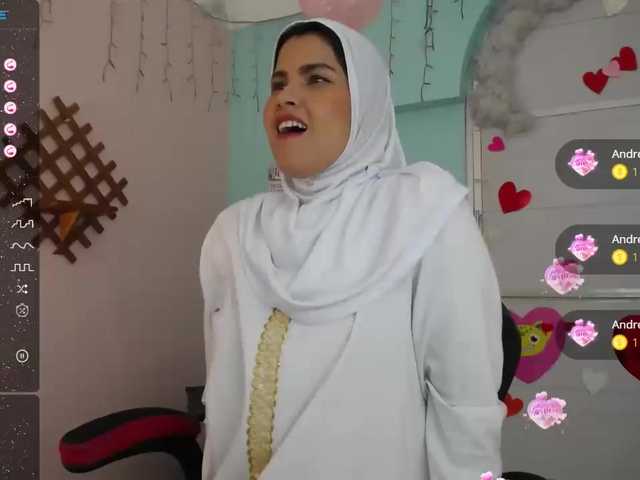 Live sex webcam photo for AishaAmin #277206534