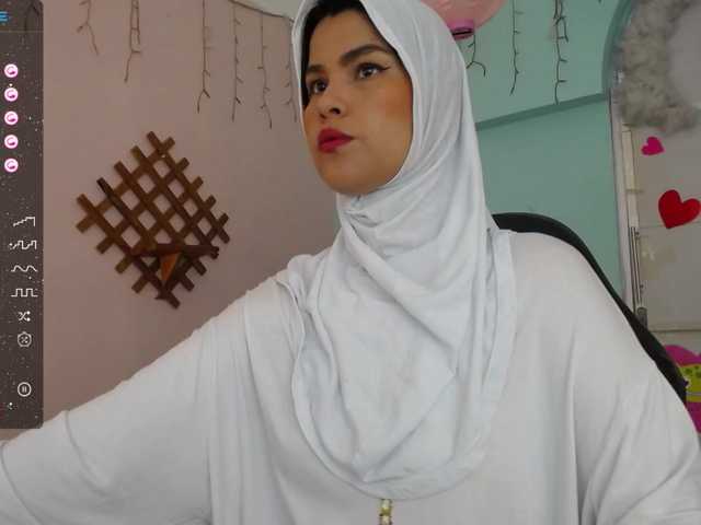 Live sex webcam photo for AishaAmin #277262359