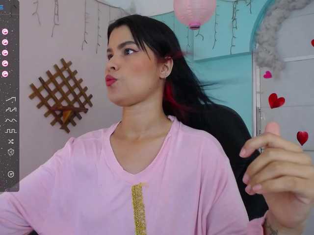 Live sex webcam photo for AishaAmin #277276581