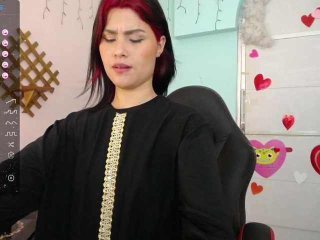 Live sex webcam photo for AishaAmin #277340051