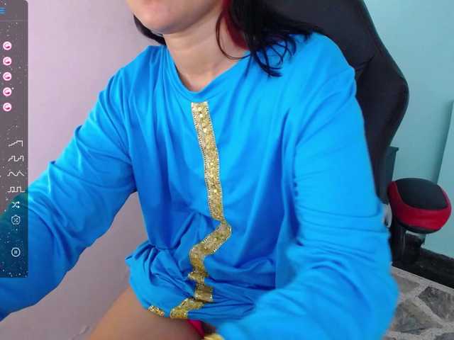 Live sex webcam photo for AishaAmin #277389503