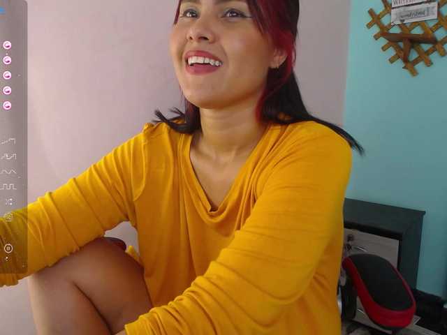 Live sex webcam photo for AishaAmin #277416176