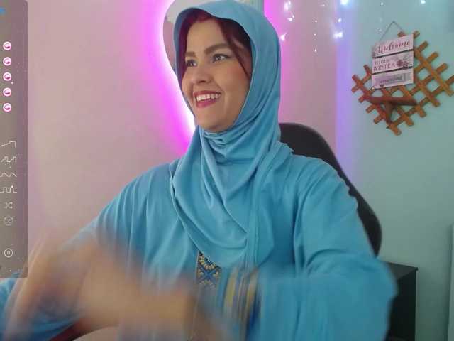 Live sex webcam photo for AishaAmin #277435978