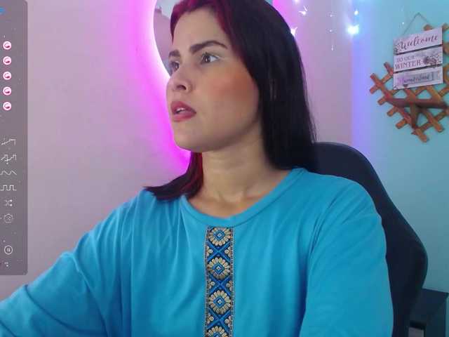 Live sex webcam photo for AishaAmin #277463769