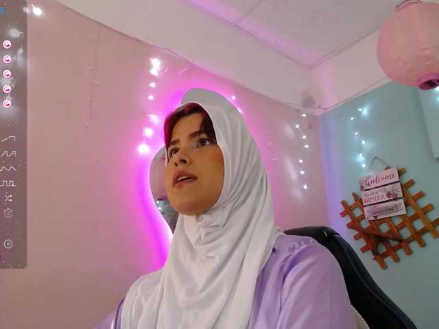 Live sex webcam photo for AishaAmin #277568705