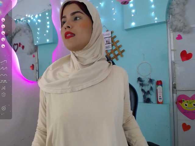 Live sex webcam photo for AishaAmin #277650709