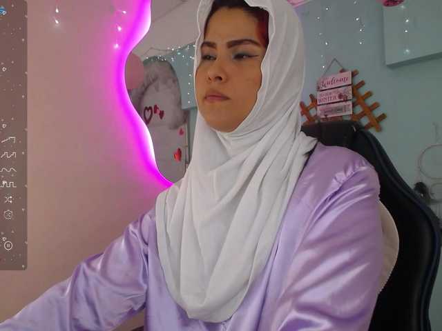 Live sex webcam photo for AishaAmin #277703553