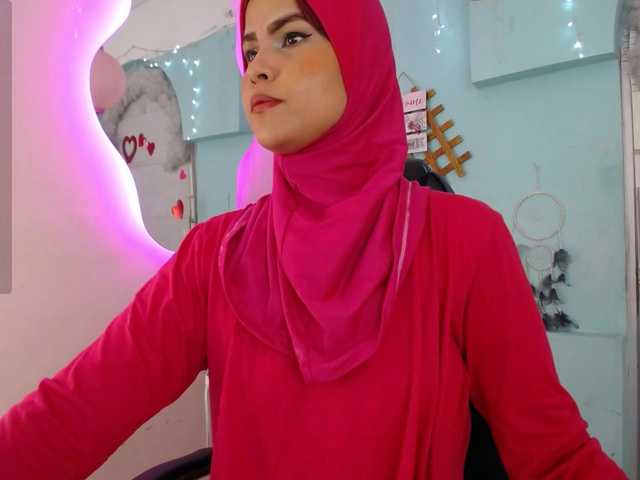 Live sex webcam photo for AishaAmin #277729429