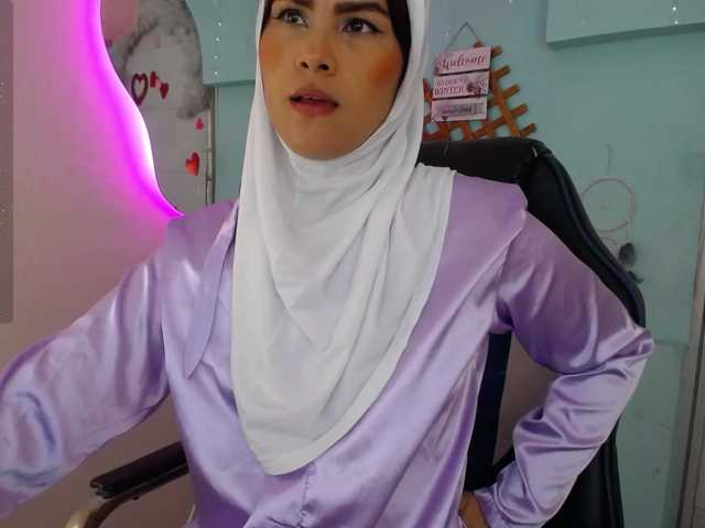 Live sex webcam photo for AishaAmin #277750675