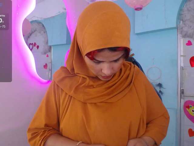 Live sex webcam photo for AishaAmin #277817410