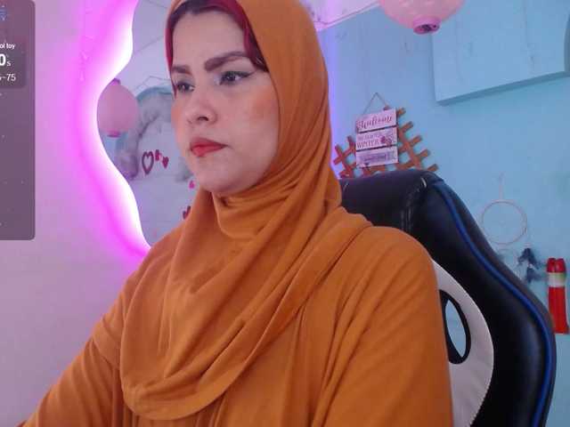 Live sex webcam photo for AishaAmin #277850052