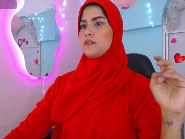 Live sex webcam photo for AishaAmin #277867608