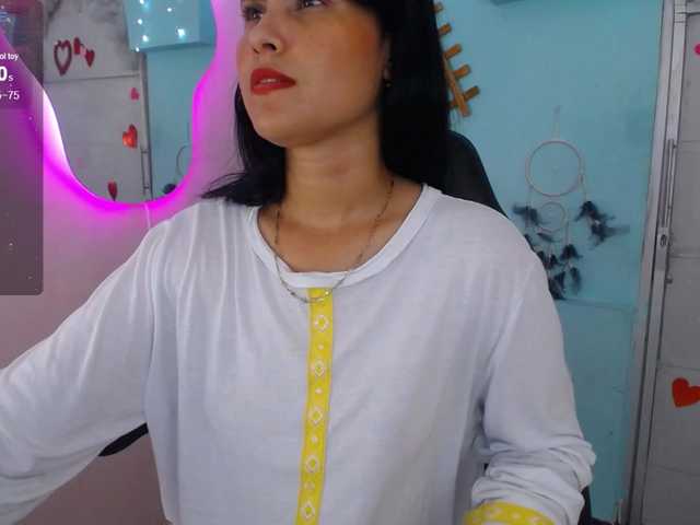 Live sex webcam photo for AishaAmin #277869371